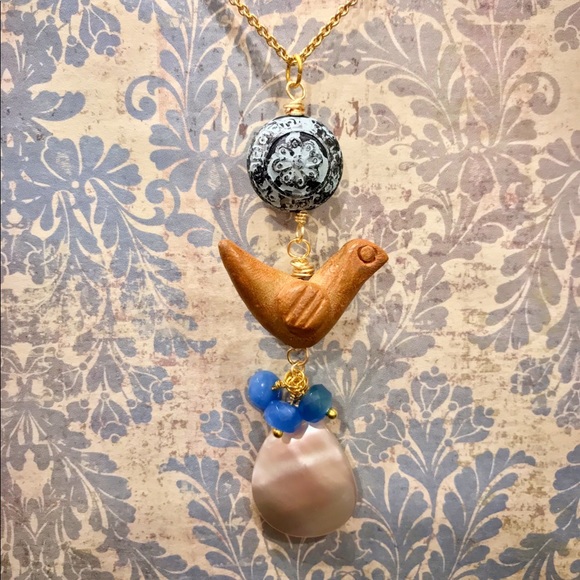 Chic talisman necklace - Picture 2 of 2